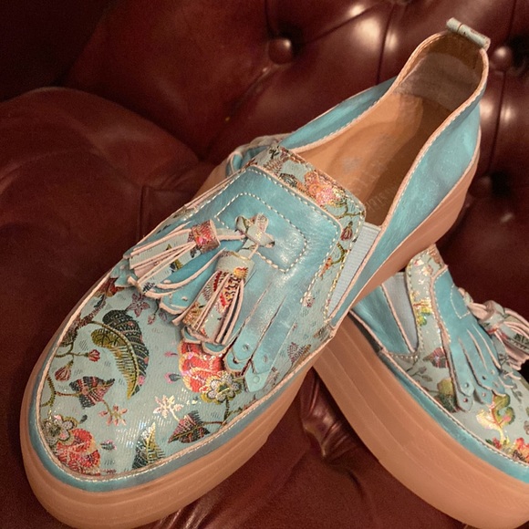 CHECK THESE OUT! Spring Step L'Artiste Floral Slip-on Platform Shoes - Picture 2 of 7